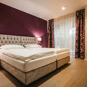 Karl Palais Wessely Vienna